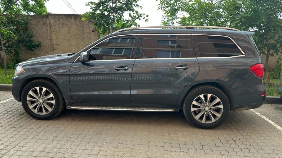 Mercedes-Benz GL-Class 2