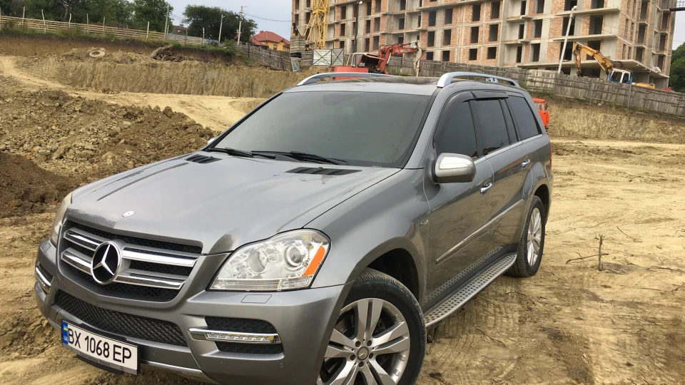 Mercedes-Benz GL-Class 3