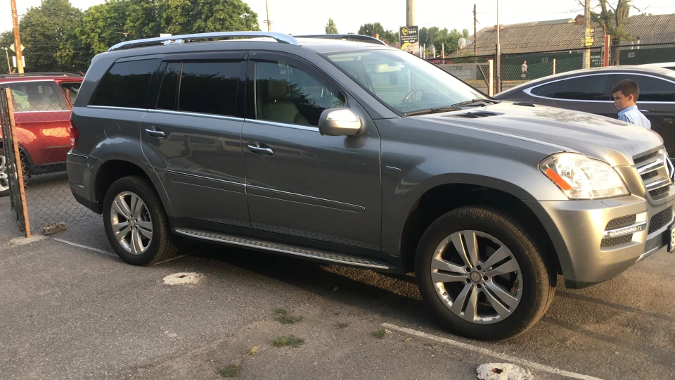 Mercedes-Benz GL-Class 5