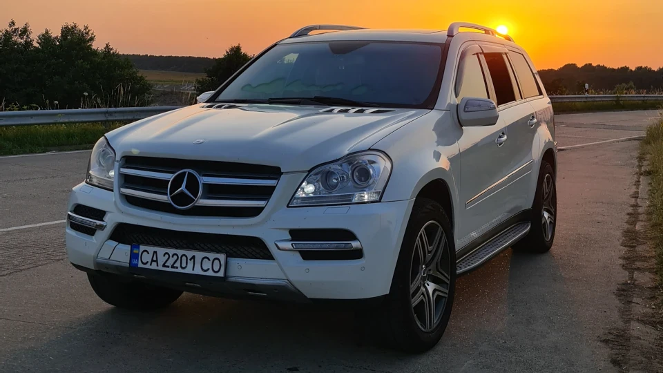 Mercedes-Benz GL-Class 2