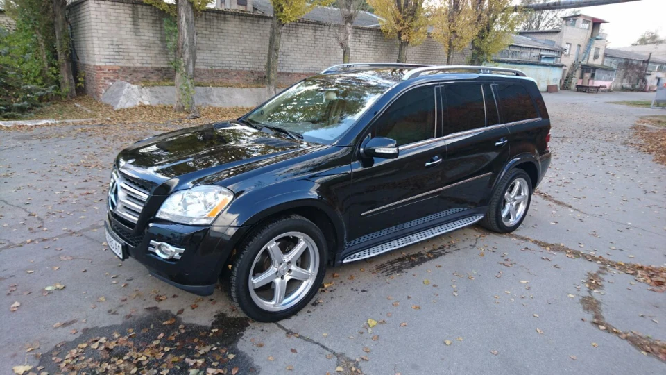 Mercedes-Benz GL-Class 3