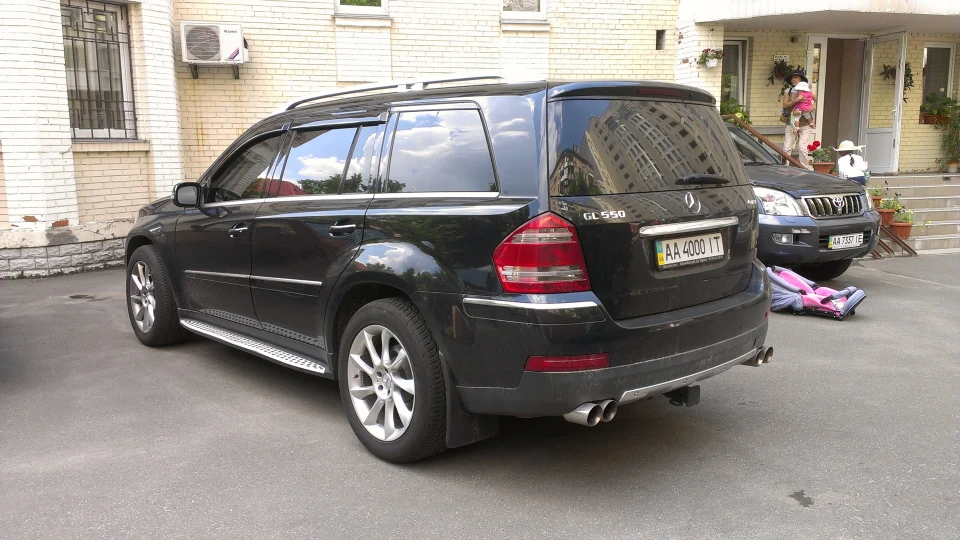 Mercedes-Benz GL-Class 2
