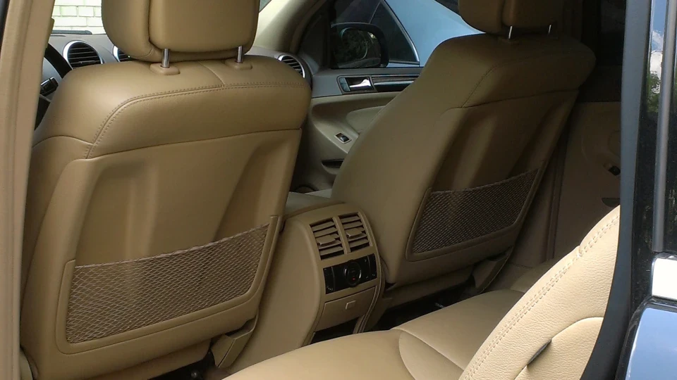 Mercedes-Benz GL-Class 4