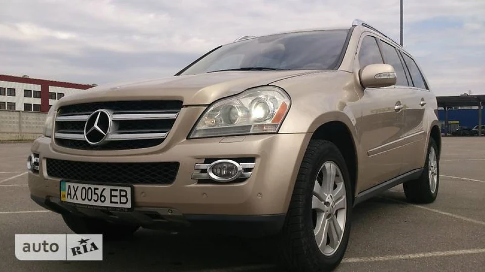 Mercedes-Benz GL-Class 2