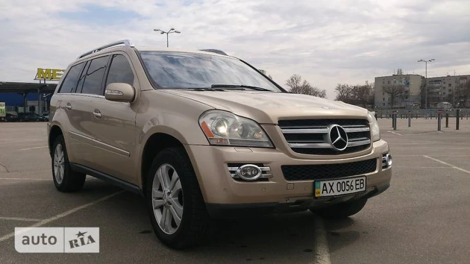 Mercedes-Benz GL-Class 3