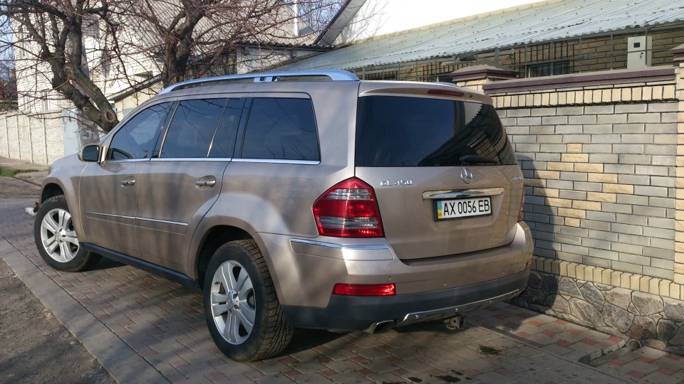 Mercedes-Benz GL-Class 5