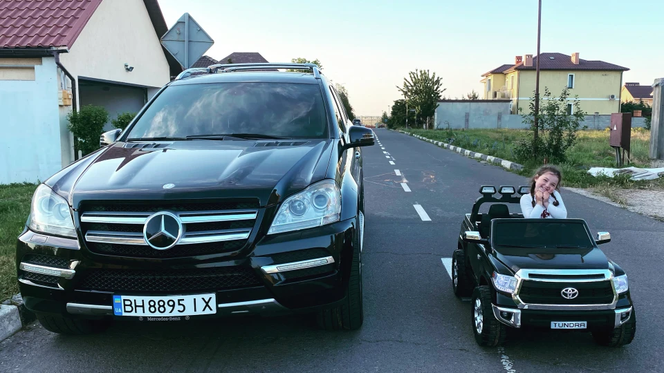 Mercedes-Benz GL-Class 4