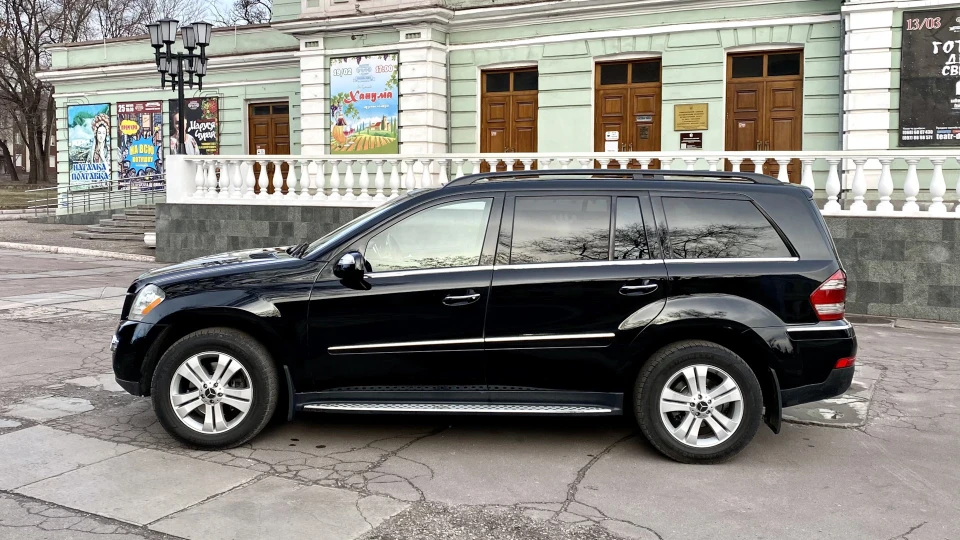 Mercedes-Benz GL-Class 2