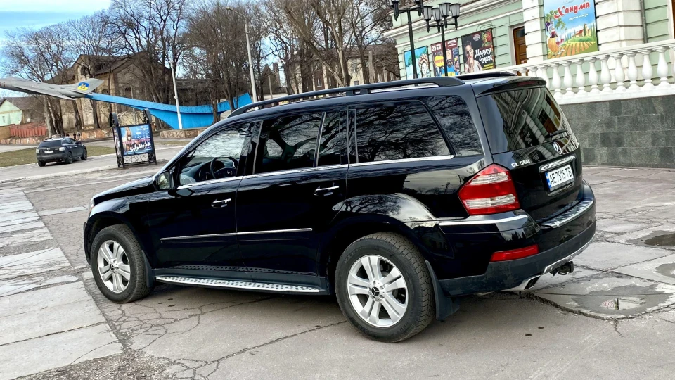 Mercedes-Benz GL-Class 3