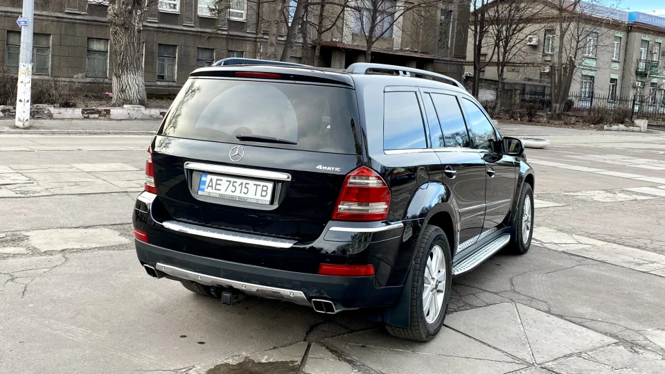 Mercedes-Benz GL-Class 5