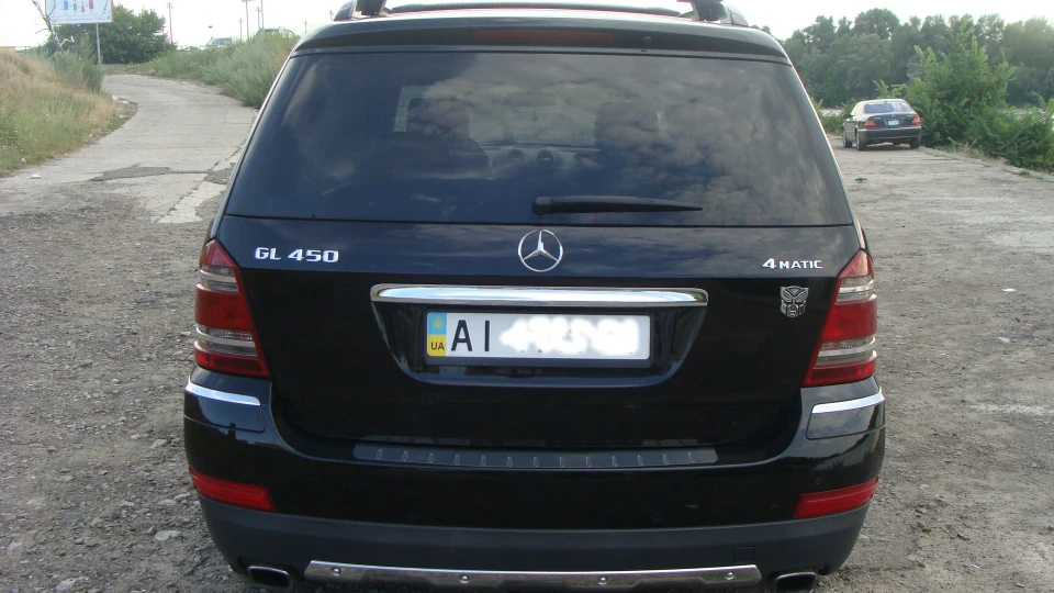 Mercedes-Benz GL-Class 4