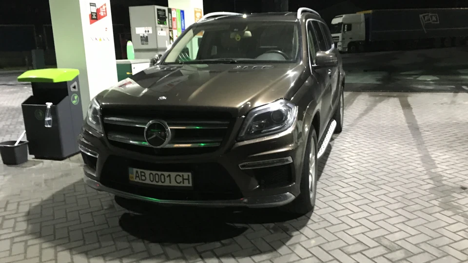 Mercedes-Benz GL-Class 3