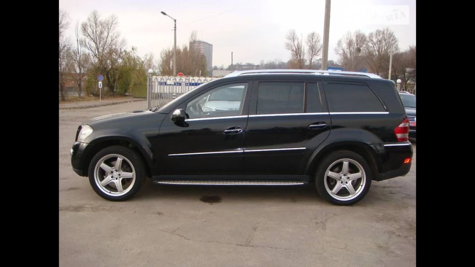 Mercedes-Benz GL-Class 550 AMG