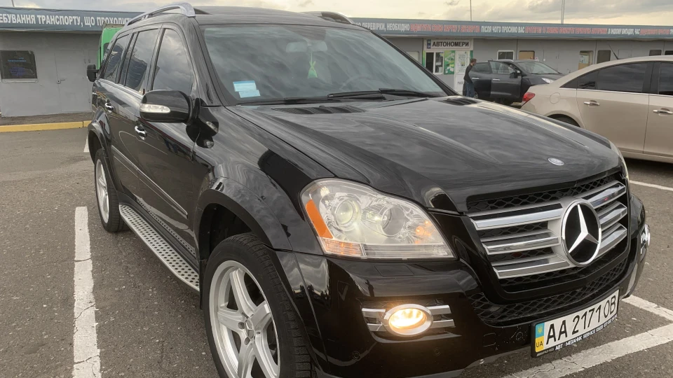 Mercedes-Benz GL-Class 550