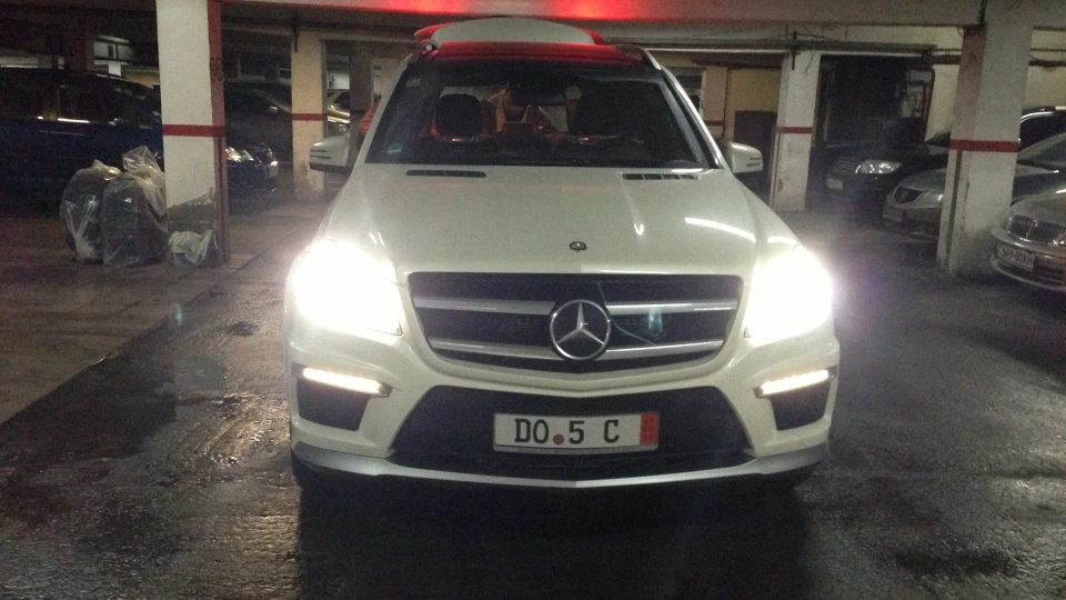 Mercedes-Benz GL-Class 63 AMG бітурбо-сарай) 3