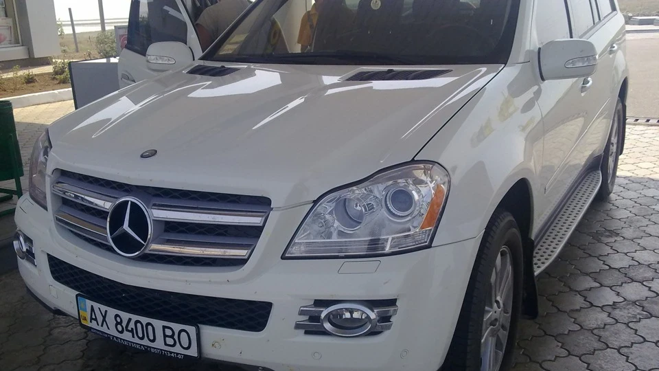 Mercedes-Benz GL-Class білий лайнер 4