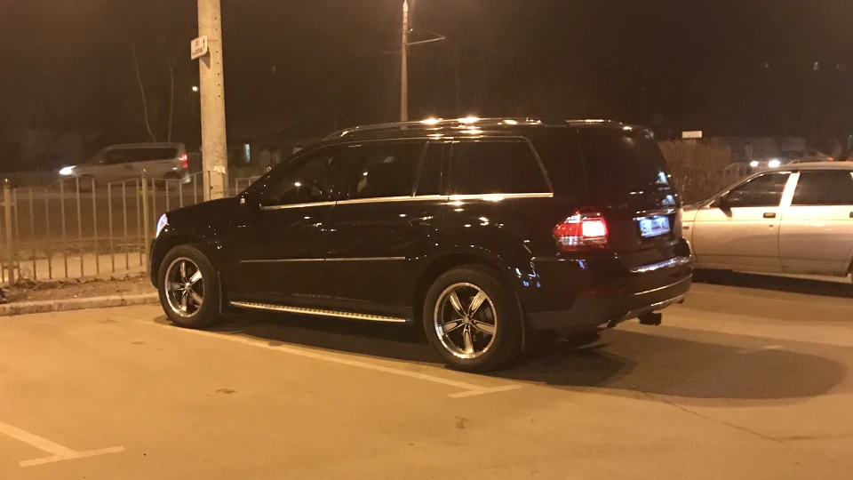 Mercedes-Benz GL-Class Чорний