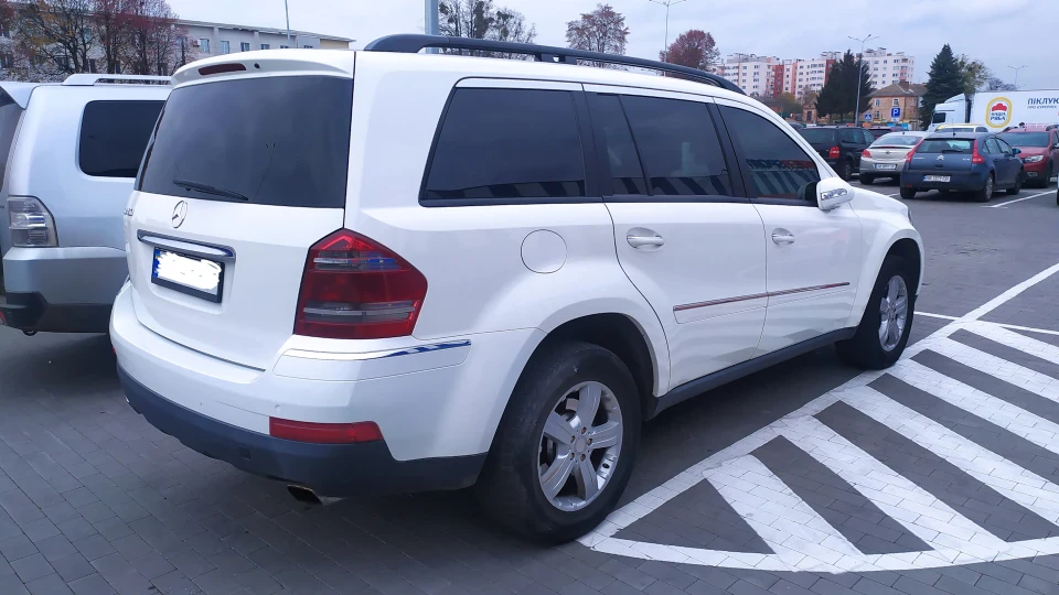 Mercedes-Benz GL-Class GL450 2