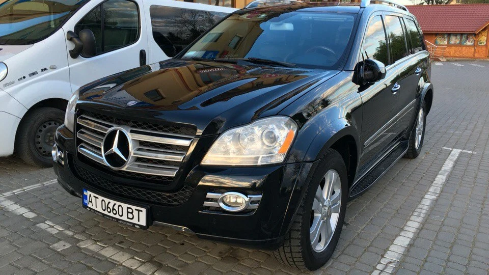 Mercedes-Benz GL-Class GL550 4 MATIC 3