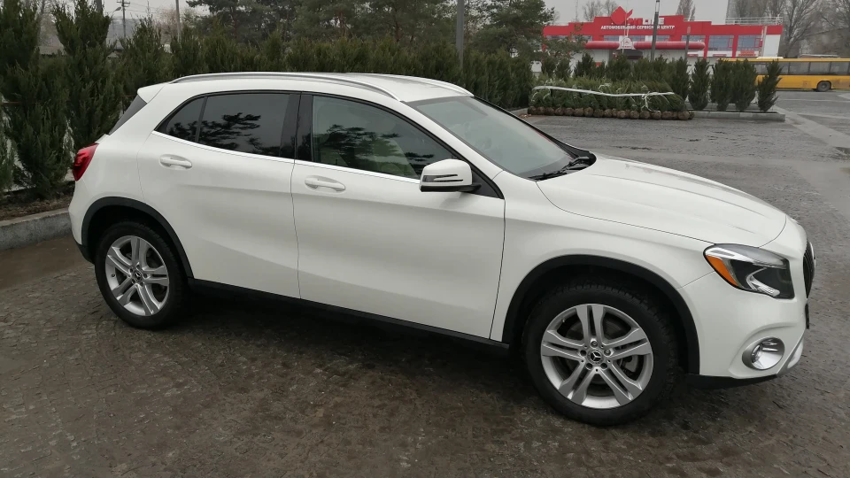 Mercedes-Benz GLA-Class 3