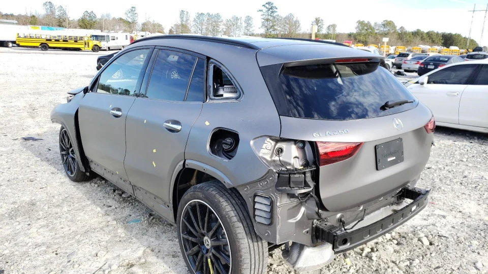 Mercedes-Benz GLA-Class Mountain Grey 2