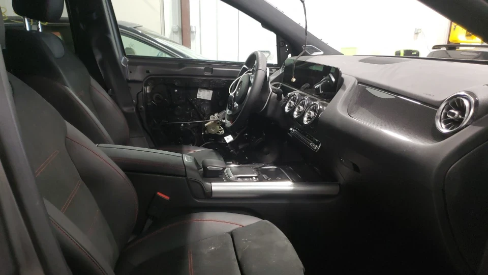 Mercedes-Benz GLA-Class Mountain Grey 4