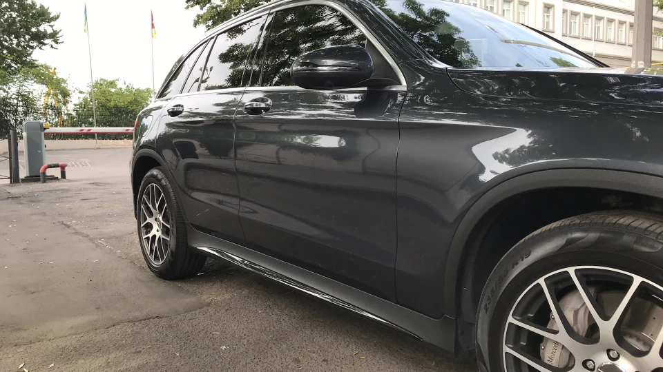 Mercedes-Benz GLC-Class Marble Gray 2