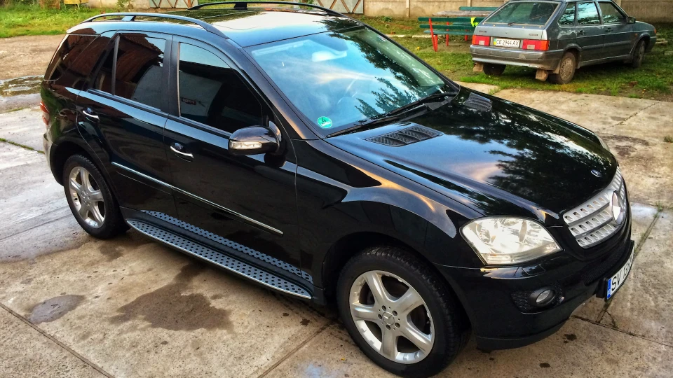Mercedes-Benz M-class 4