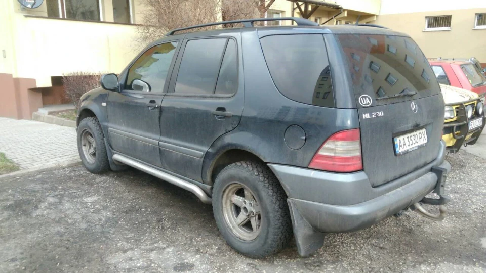 Mercedes-Benz M-class 2