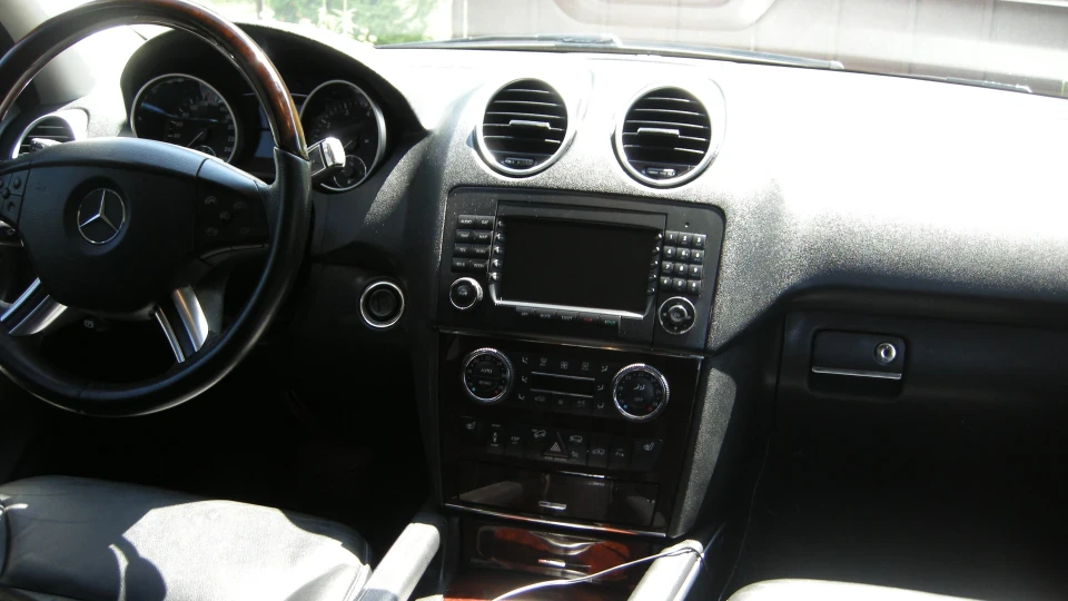 Mercedes-Benz M-class 2