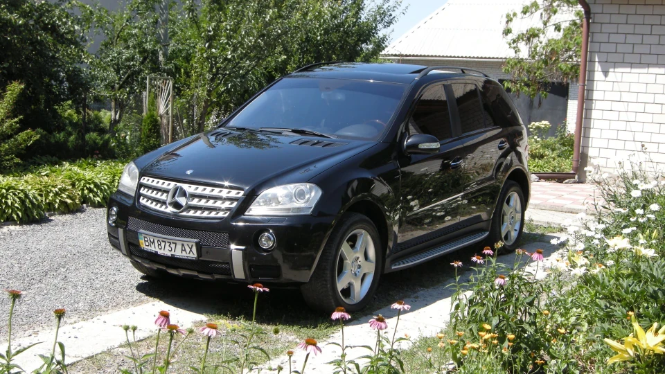 Mercedes-Benz M-class 3