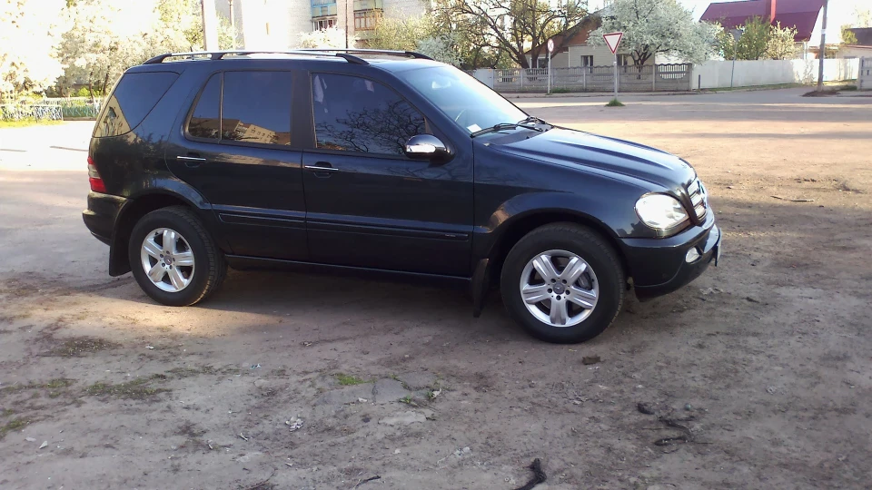 Mercedes-Benz M-class 4