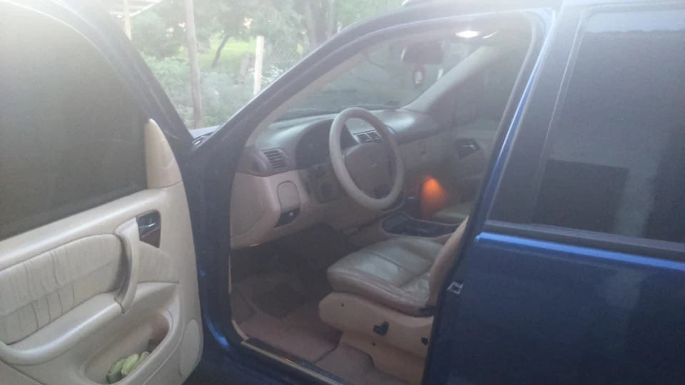 Mercedes-Benz M-class 3