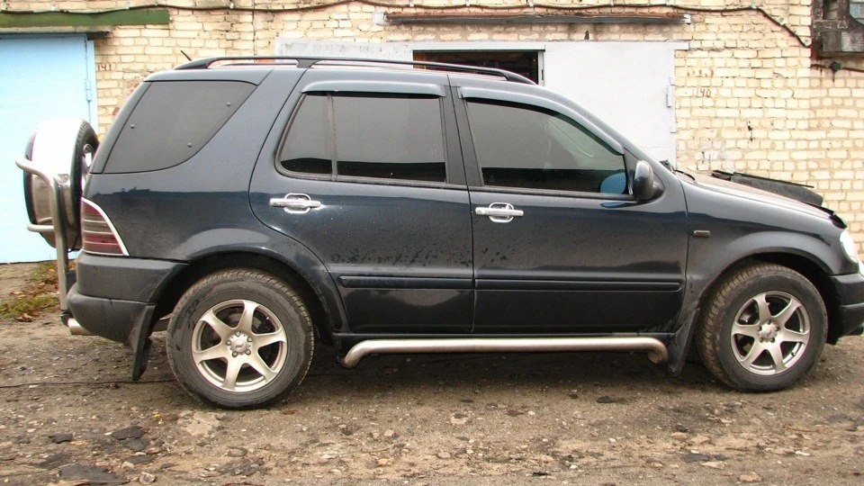 Mercedes-Benz M-class 4