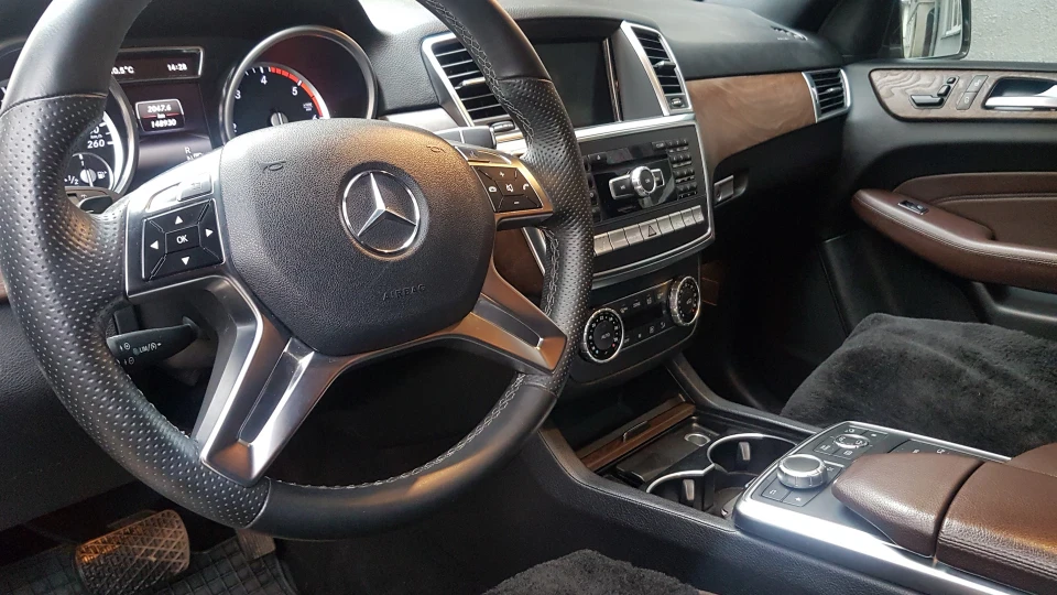 Mercedes-Benz M-class 2