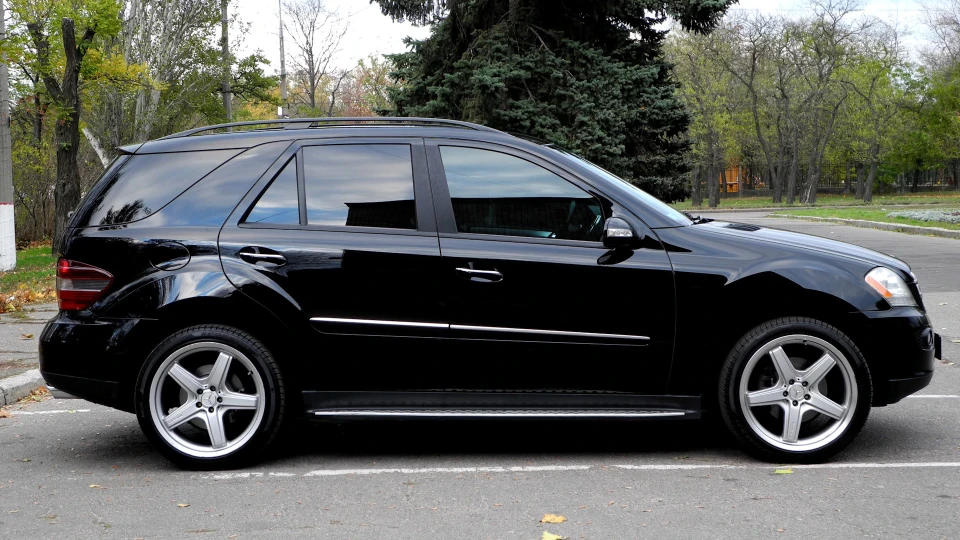 Mercedes-Benz M-class ML500 3
