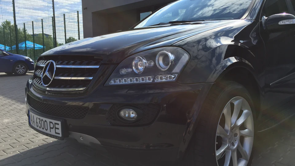 Mercedes-Benz M-class ML500 3