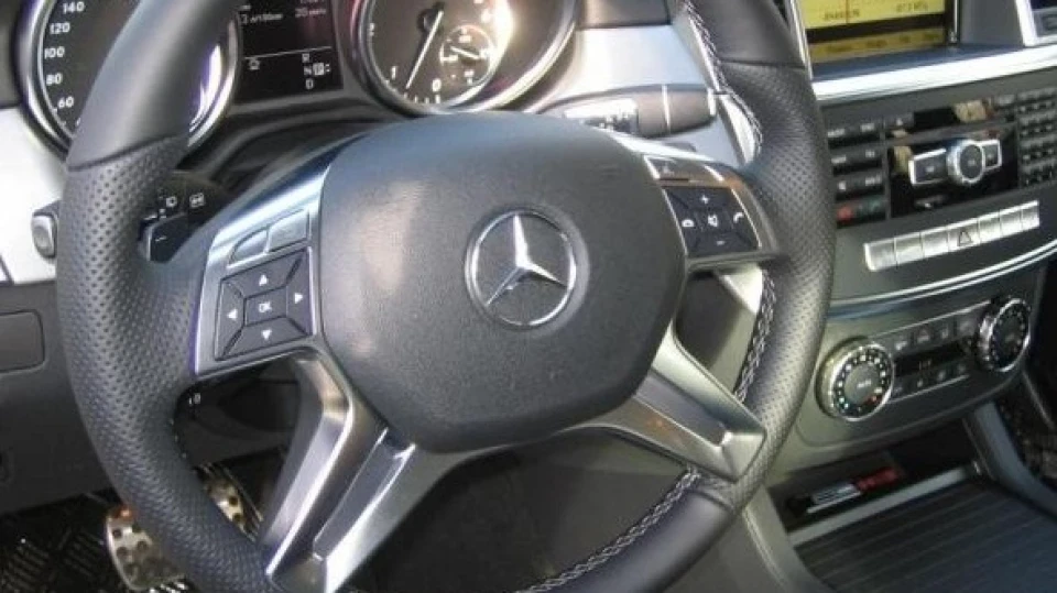 Mercedes-Benz M-class Вірний кінь 2
