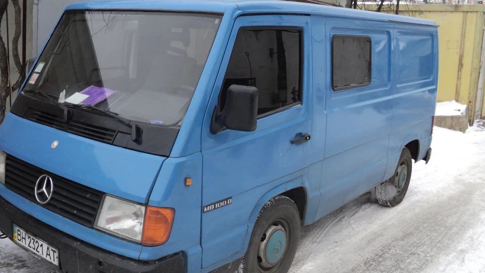 Mercedes-Benz MB100 2.4D