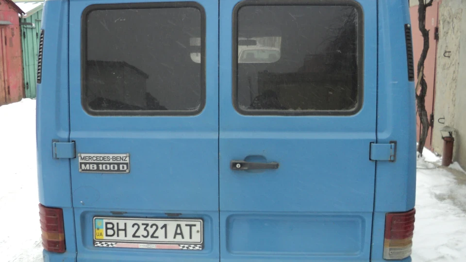 Mercedes-Benz MB100 2.4D 2