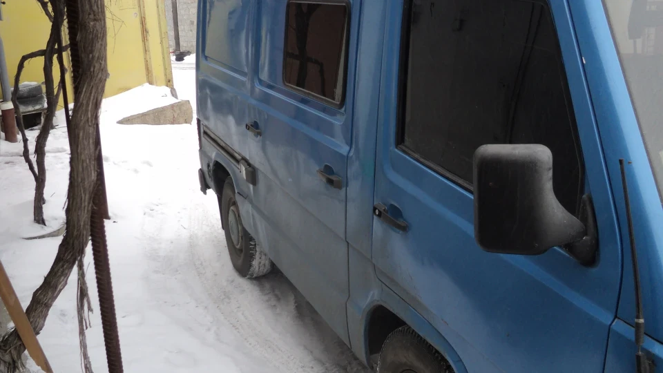 Mercedes-Benz MB100 2.4D 3
