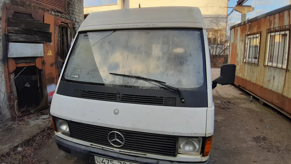 Mercedes-Benz MB100 Залишиться живим