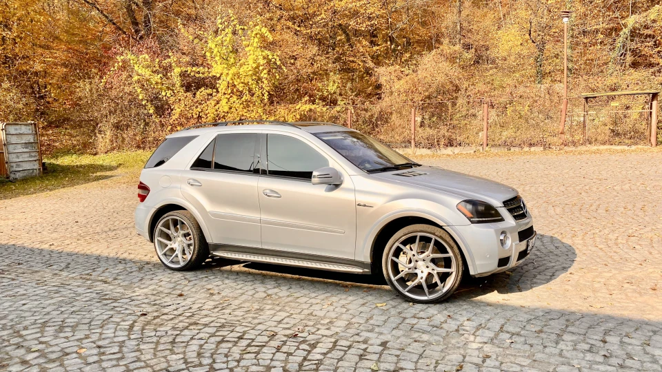 Mercedes-Benz ML 63 AMG 3