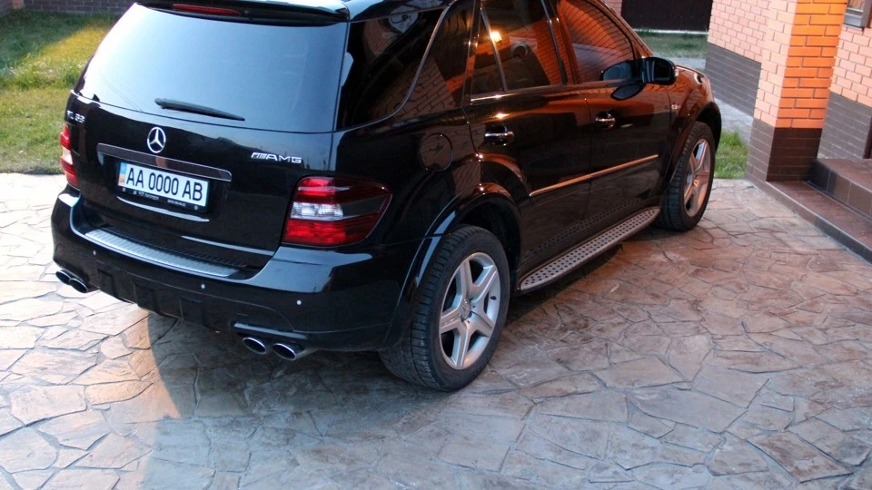 Mercedes-Benz ML 63 AMG 4
