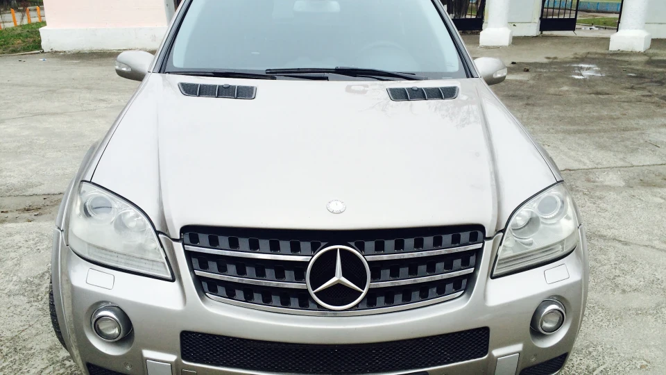 Mercedes-Benz ML 63 AMG Різкий AMiGo. Газування)
