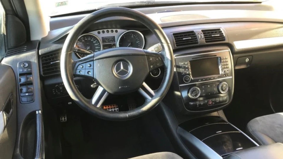 Mercedes-Benz R-Class Чорний металік 3.0cdi 3