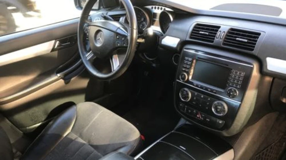 Mercedes-Benz R-Class Чорний металік 3.0cdi 4
