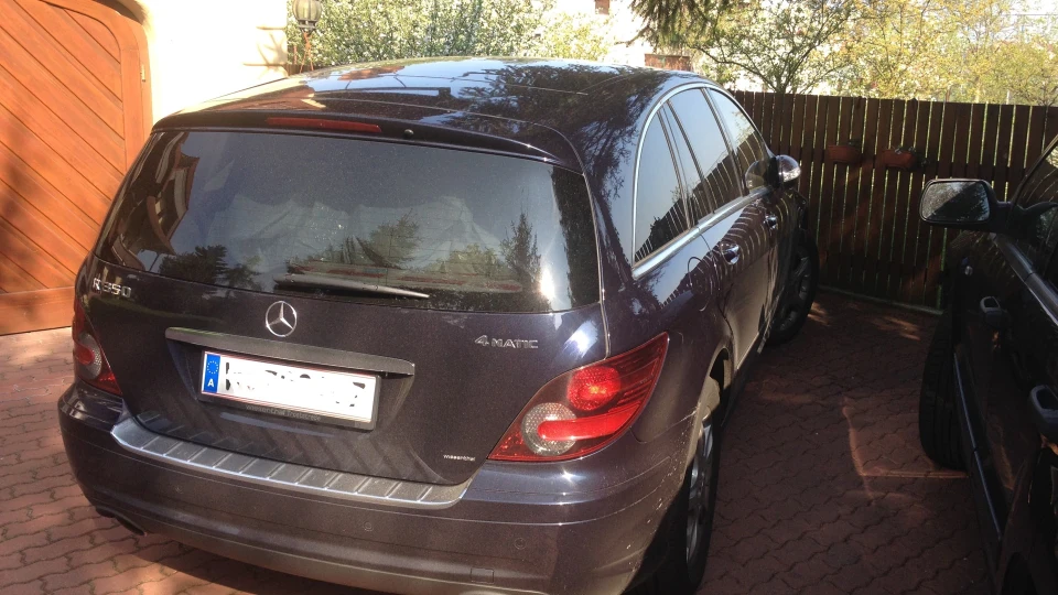 Mercedes-Benz R-Class R350 4MATIK AMG 3