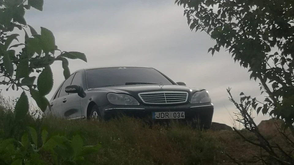 Mercedes-Benz S-Class 4