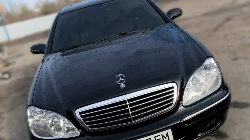 Mercedes-Benz S-Class 4